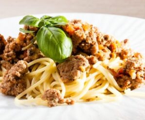 Рецепт: Спагетти с мясом и орехами